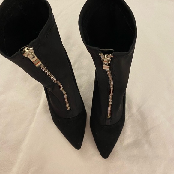 So Me Black Stiletto Heel Zip Front Ankle Booties Size 6.5 - Picture 2 of 5